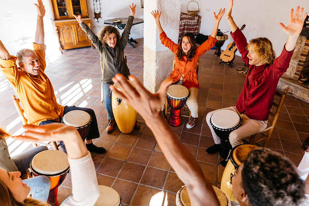 MUSICOTERAPIA: QUÉ ES Y CUÁLES SON SUS BENEFICIOS